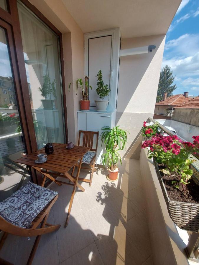 Toni'S Hidden Gem Apartman Kazanlak Kültér fotó